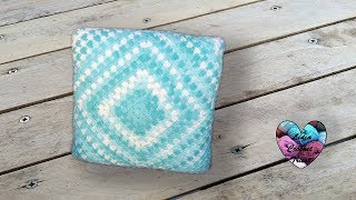 Coussin granny crochet super facile [upl. by Meurer]