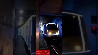 Metrô SP  H54 iluminado chegando à Estação Sé [upl. by Agnesse]