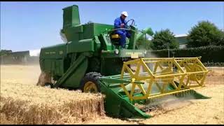 Cosechadora John Deere 330 cosecha trigo 2017 [upl. by Boeschen]