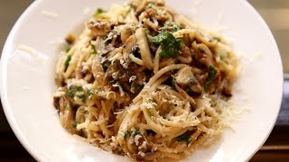 Spaghetti Aglio E Olio Recipe  Garlic Spaghetti  Italian Pasta Recipe  Ruchis Kitchen [upl. by Nimsay]