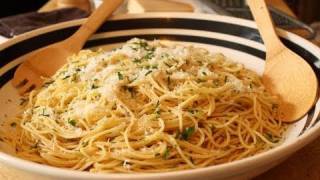 Garlic Spaghetti Spaghetti Aglio e Olio  Food Wishes [upl. by Hughes]