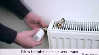 Installer un radiateur de chauffage central [upl. by Munmro291]